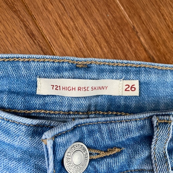 Levi Jeans - Picture 2 of 2